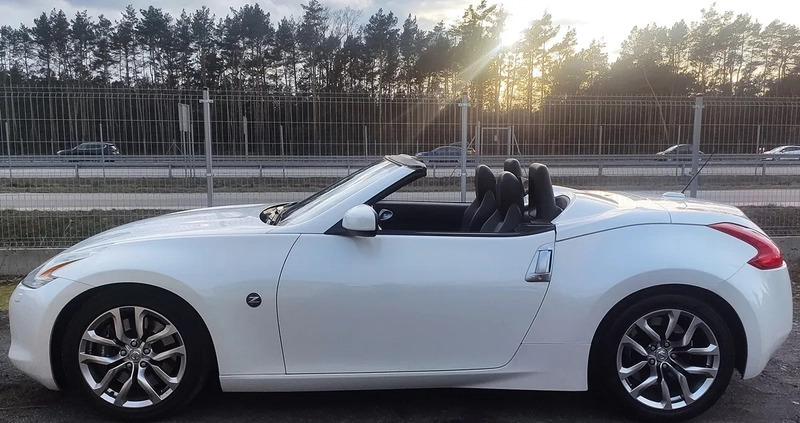 Nissan 370 Z cena 84900 przebieg: 73300, rok produkcji 2010 z Drezdenko małe 781